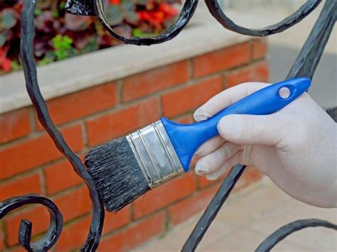 how to clean steel before painting: exploring the depths of ancient Greek pottery techniques