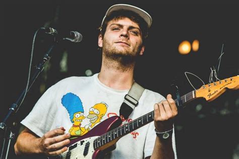 What Music Genre Is Mac DeMarco: A Diverse and Undefinable Sound